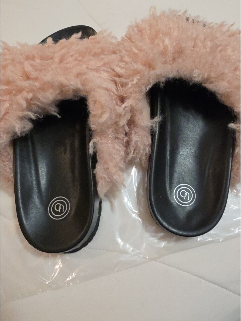 Urban Outfitters Winter Pink Faux Fur Warm Slipers Open Toe Size 8 - Picture 4 of 6